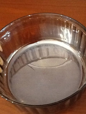 Pyrex glass round container with lid, new, 22 cm diameter