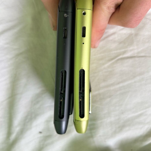 Nokia N8 used phones for parts, set of 2