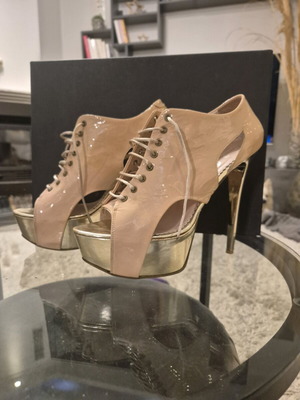 Designer heels Ioannis Giamouridis platform No37 like new, beige