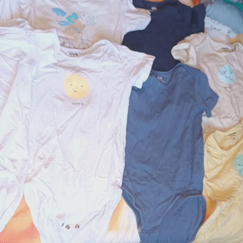 Set of 10 short-sleeve bodysuits for boys size 92, like new