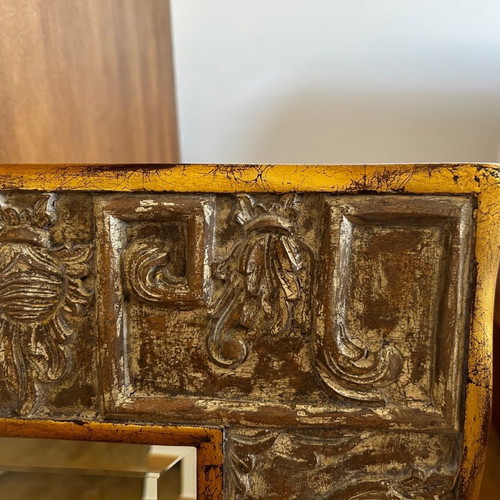 Woodcarved gold-trimmed mirror like new, vintage Kourtis