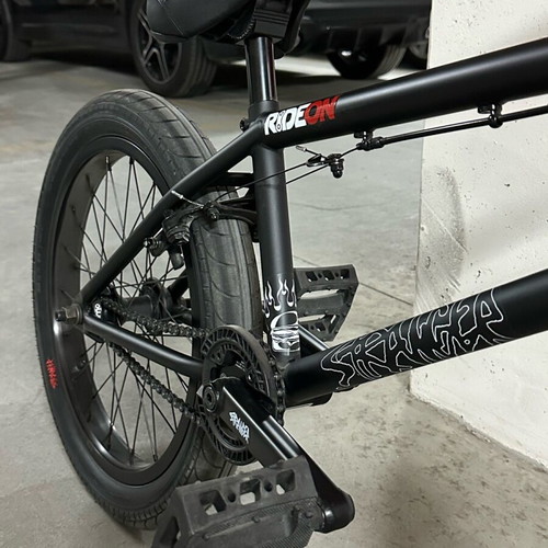 Stranger Royale 20" BMX freestyle bike like new, black, men's