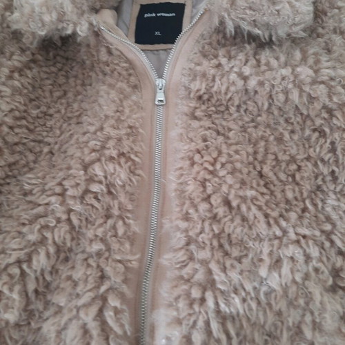 Pink Woman beige boucle jacket size XL like new