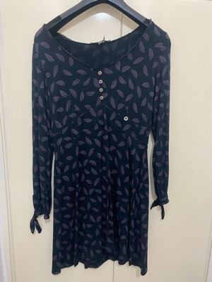 Attrattivo dress like new