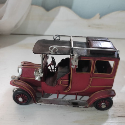Metal car like new, 16cm long