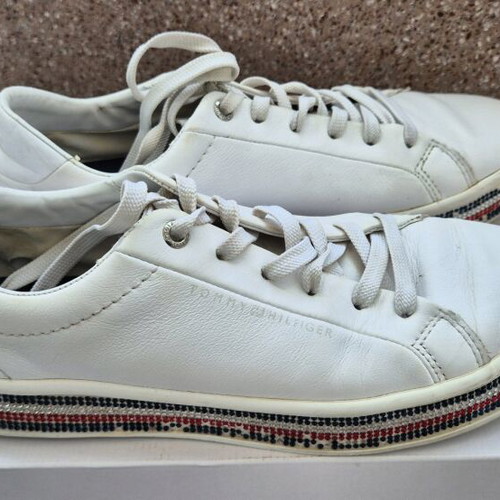 Tommy Hilfiger women's leather white sneakers No 39 like new