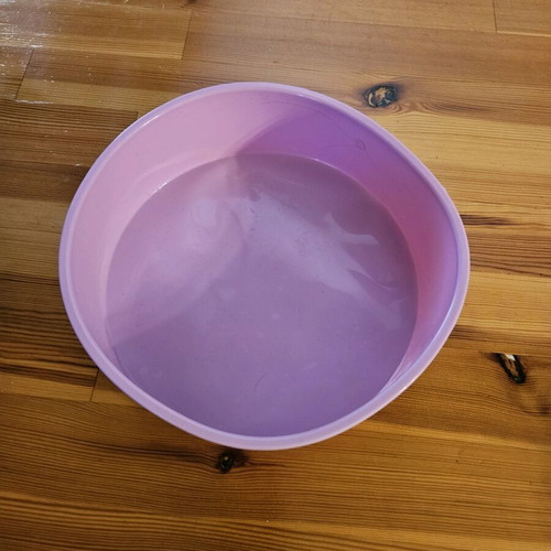 Round silicone cake mold like new