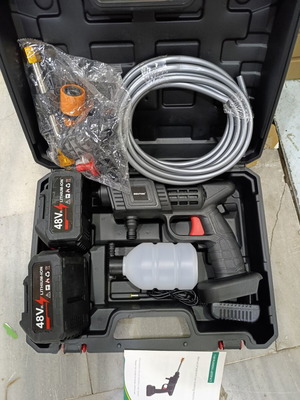 Battery Pressure Washer 48 Volt with 2 Batteries new