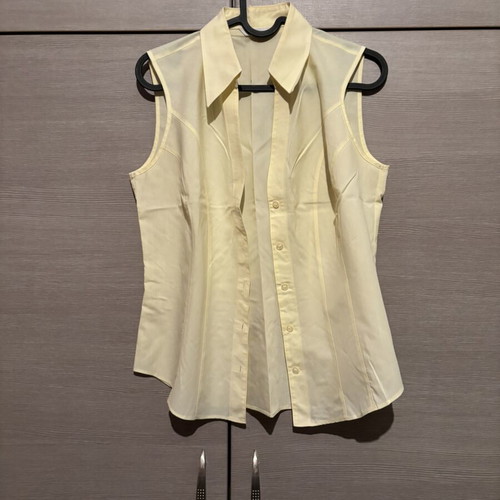 Marks & Spencer sleeveless shirt like new, ecru, size M