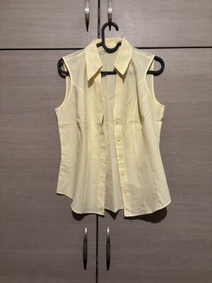 Marks & Spencer sleeveless shirt like new, ecru, size M