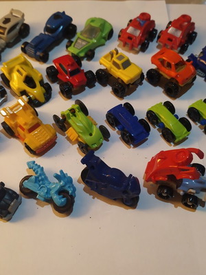Plastic Cars Toys Kinder used