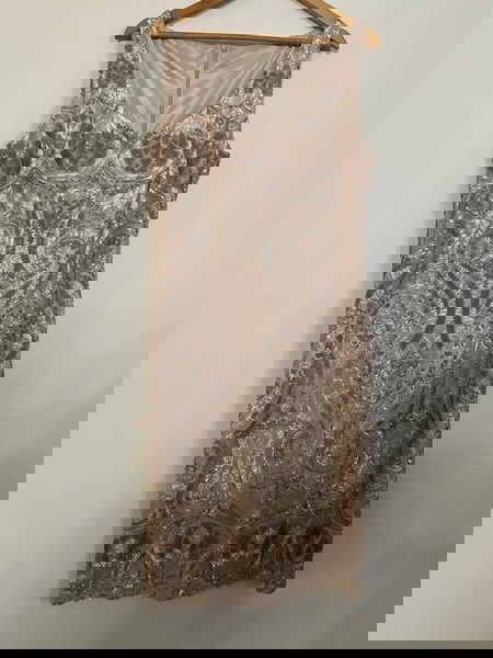 Φόρεμα σε xl. καφέ χρωμα