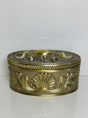 Metallic Renaissance Style Jewelry Box like new, gold color