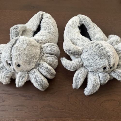Spider slippers like new, gray, size 43-45