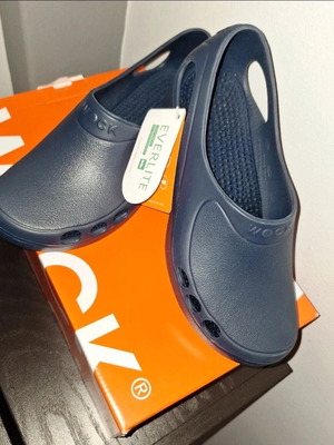 Clogs blue new, size 37