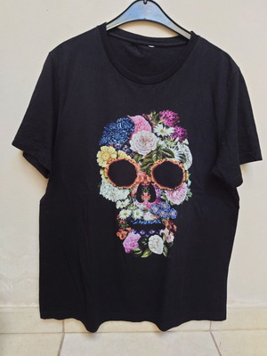 Dia de los Muertos T-shirt used, black, size L with Mexican skull print