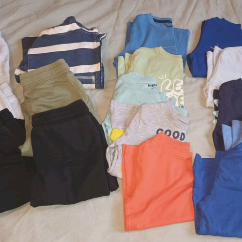 Boys' clothing pack like new, size 98-104, 5 pants, jacket, 10 shirts