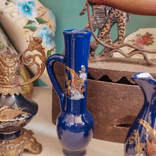 Vintage Japanese porcelain small vase like new, cobalt blue with gold details