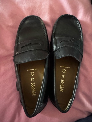 Geox black leather kids loafers like new, size 31