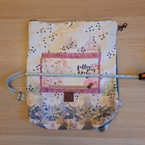 LazyDayz fabric backpack like new, multicolor