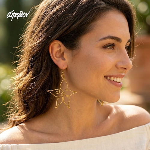 Σκουλαρίκια Lilium καινούργια, ασύμμετρα χρυσά boho χειροποίητα από Άπεφθον