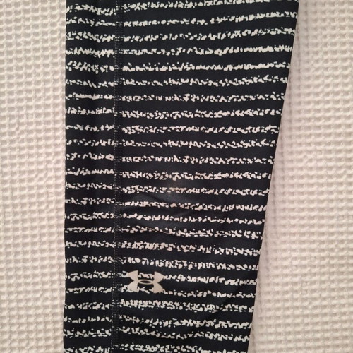 Under Armour women's capri leggings size small, like new