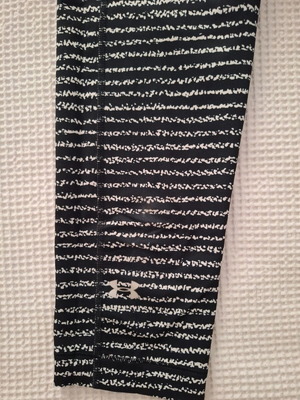 Under Armour women's capri leggings size small, like new