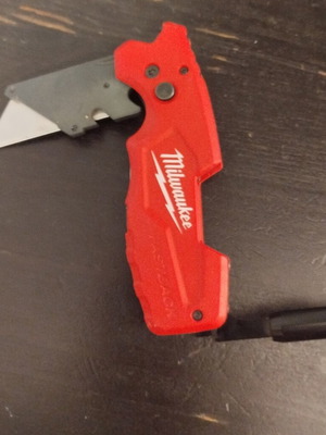 Milwaukee Fastback utility knife
