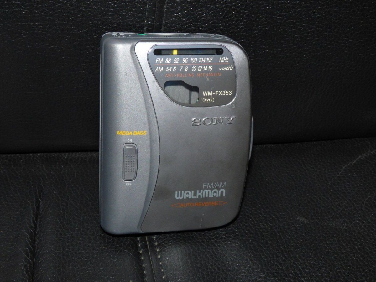 Walkman Sony WM-FX353 used with FM/AM… - € 55,00 - Vendora.cy