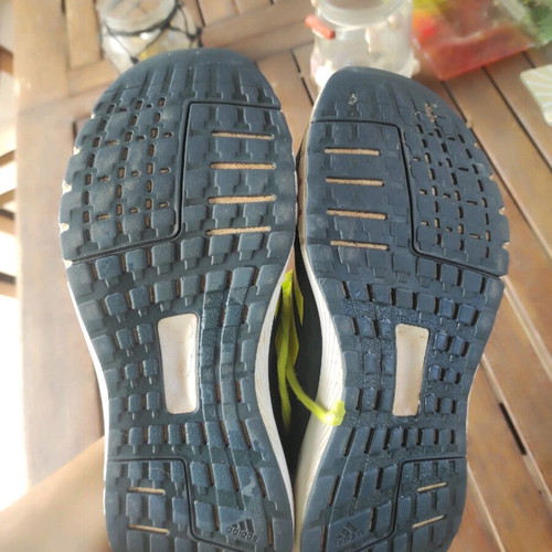 Adidas sports shoes 38.5 like new