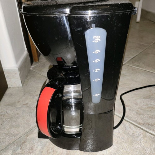 Izzy filter coffee maker like new