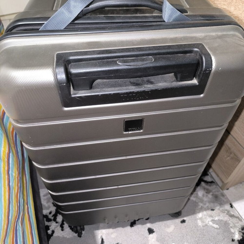 Professional makeup case used, large size with wheels and clips