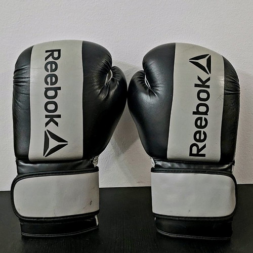 Reebok boxing gloves used, grey/black