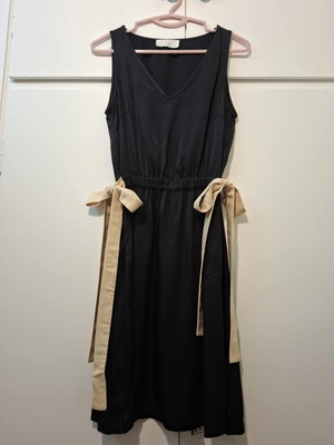 Yazz dress like new, black with beige bows, size 8