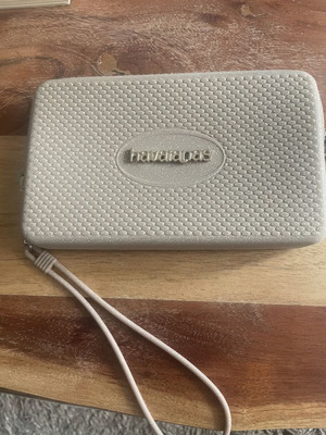 Havaianas wristlet bag new, beige