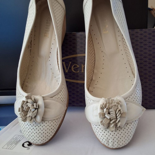 Women's platform shoes size 40, new, beige leather with cork heel