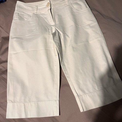 Latsaro bermuda like new, white, size M