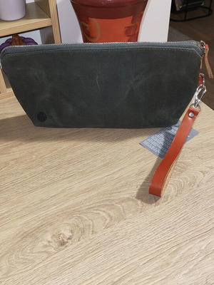 Lucleon brand cosmetic pouch