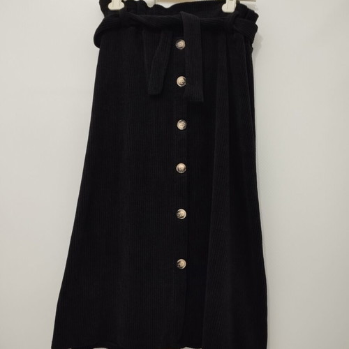 Corduroy skirt like new with buttons and belt, black, size L