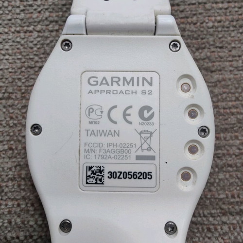 Garmin Approach S2 golf GPS watch used, white