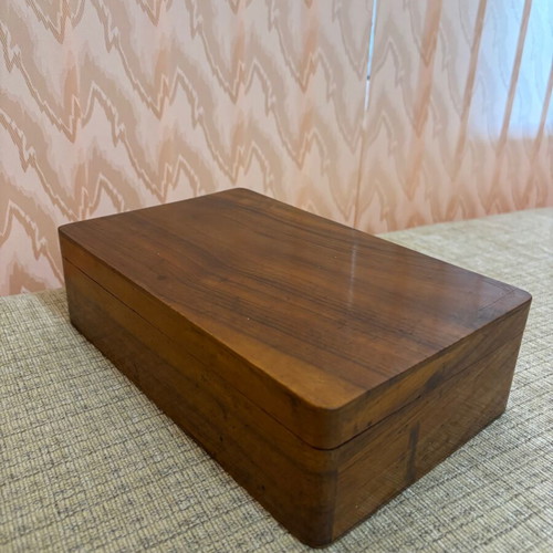 Vintage wooden cigar box humidor like new, walnut wood