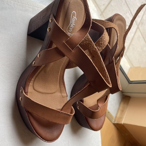 Heeled sandals new