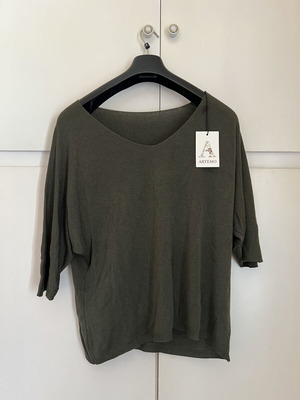 Blouse khaki with 3/4 sleeve new, loose fit up to XL