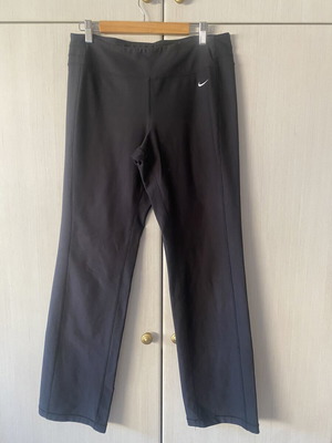 Nike γυναικείο μαύρο ελαστικό παντελόνι φόρμας, μέγεθος M
