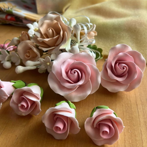 Cake decoration candies like new