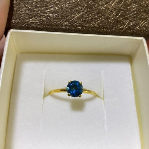 Gold solitaire ring 14 karat with genuine topaz, size 57