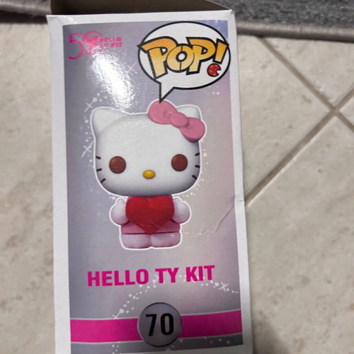 Funko Pop! Hello Kitty with heart new