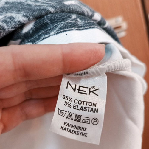 Nek Kidswear T-shirt white fashionista with red bag gift, like new