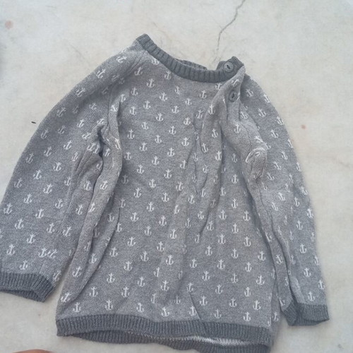 Baby sweater like new, size 9-12 months, 100% cotton