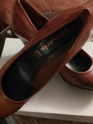 Tamaris brown pumps size 38, new leather, 8 cm heel